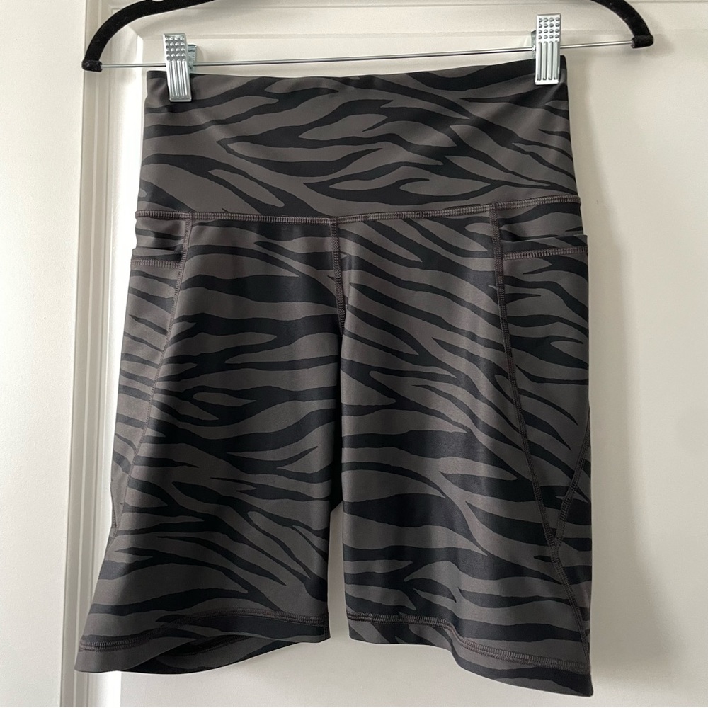 Black and Gray Zebra bike short